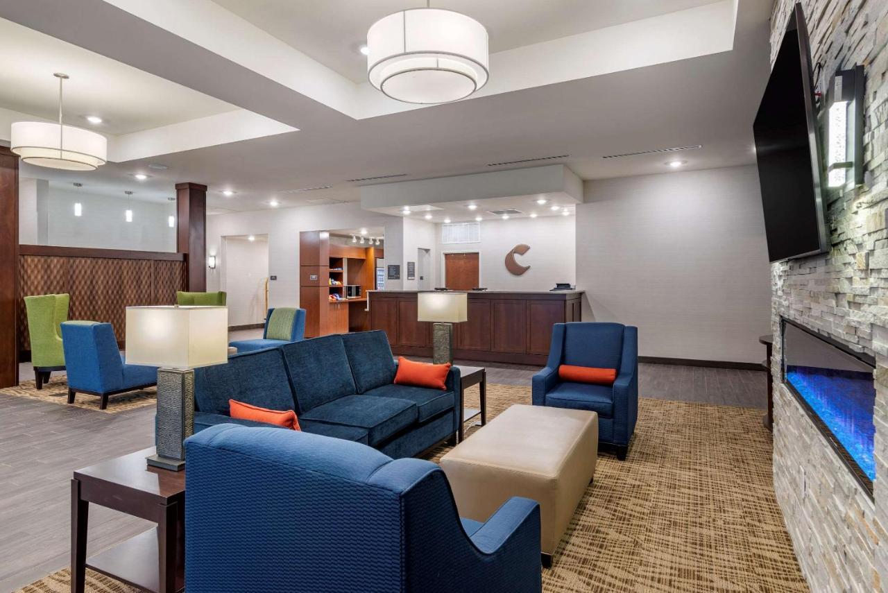Comfort Suites 纽南 外观 照片