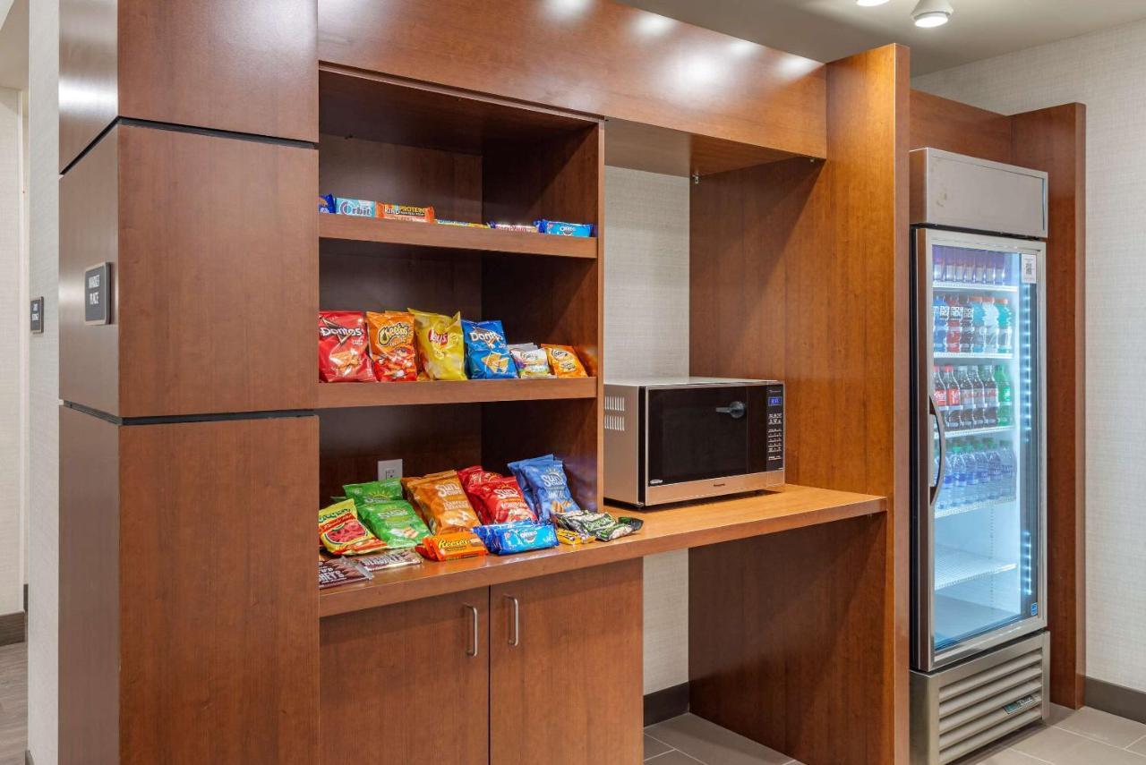 Comfort Suites 纽南 外观 照片