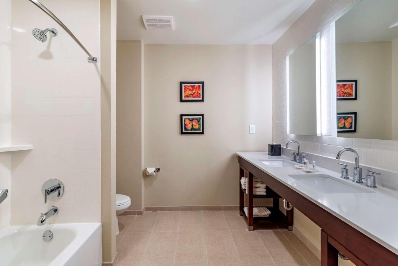 Comfort Suites 纽南 外观 照片