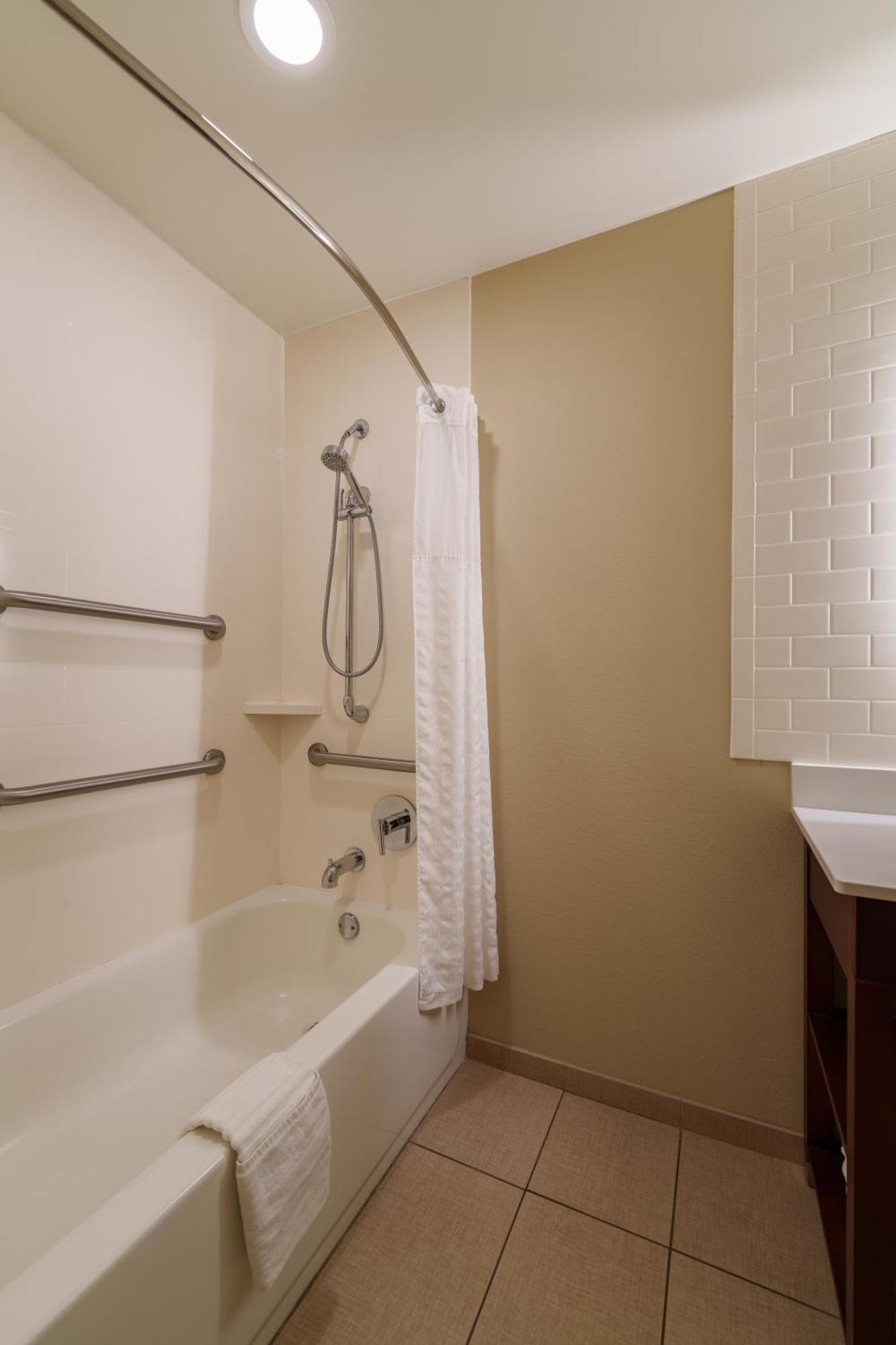 Comfort Suites 纽南 外观 照片